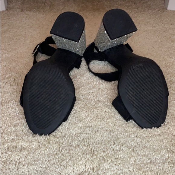 Divided black wedges with sequin heels - Picture 4 of 5